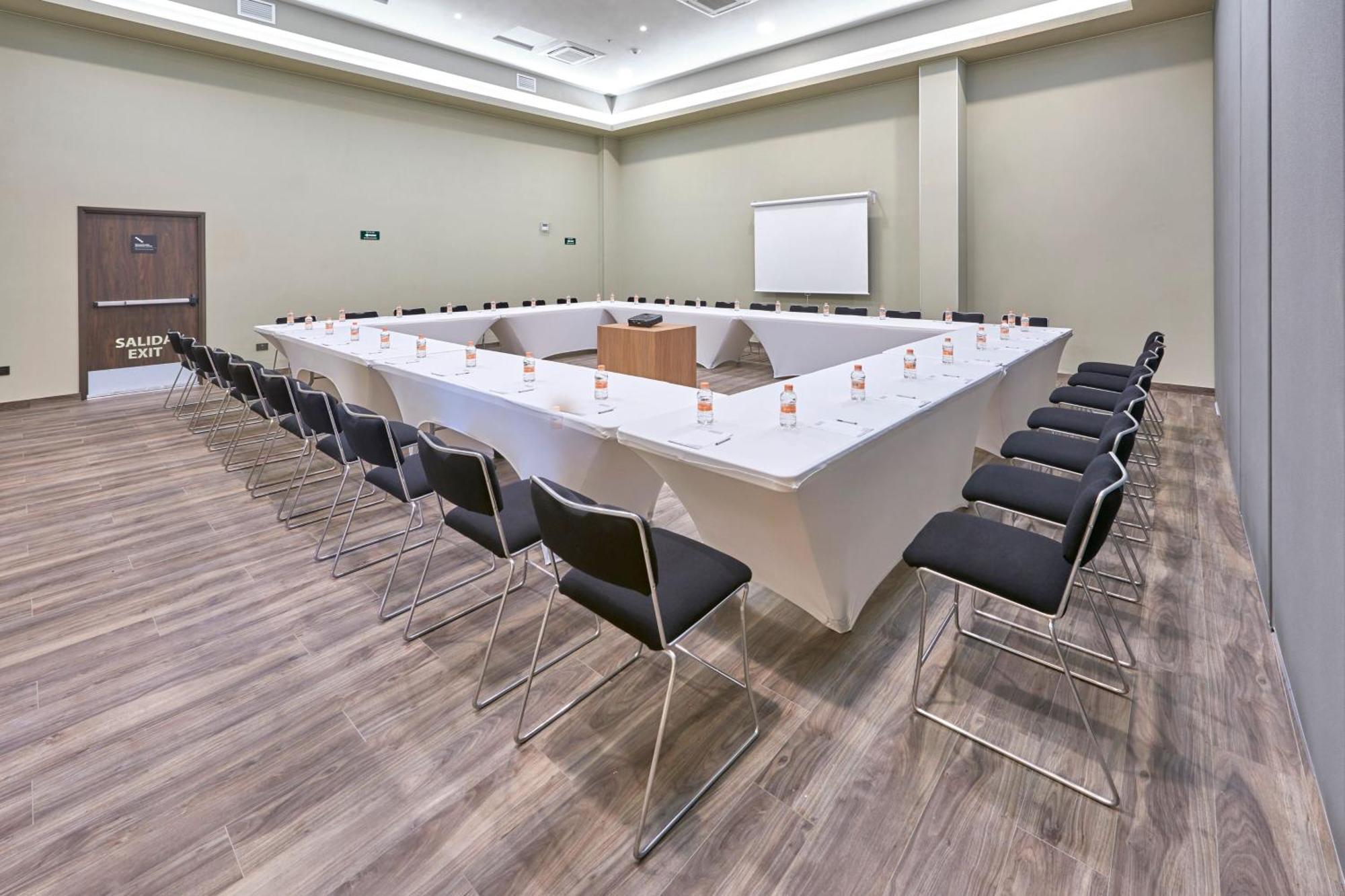 City Express Plus By Marriott Leon Centro De Convenciones Extérieur photo